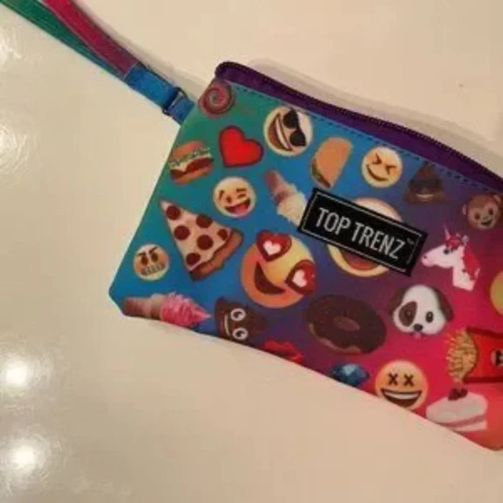 Zipper‎ Pouch by Top Trenz Emoji (Gently-Used) (kids/x)
